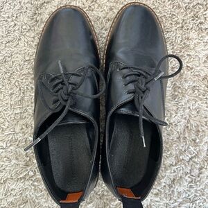 Black Leather Oxford Shoes with Stitched Sole